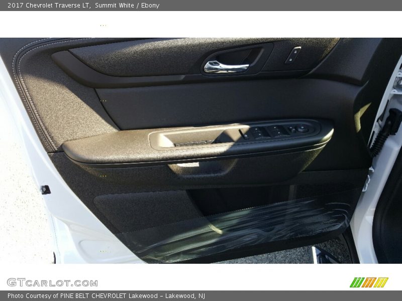 Summit White / Ebony 2017 Chevrolet Traverse LT