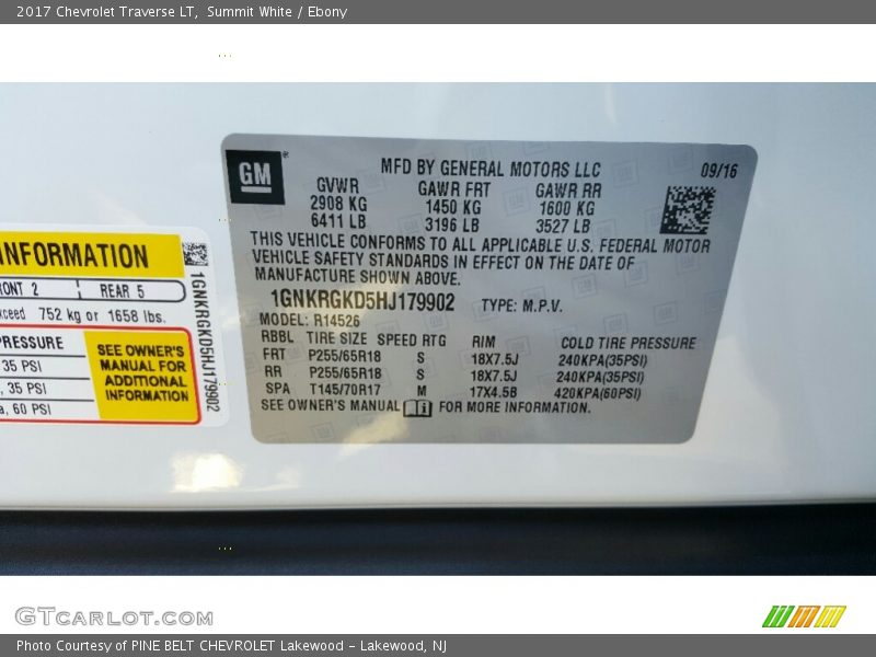 Summit White / Ebony 2017 Chevrolet Traverse LT