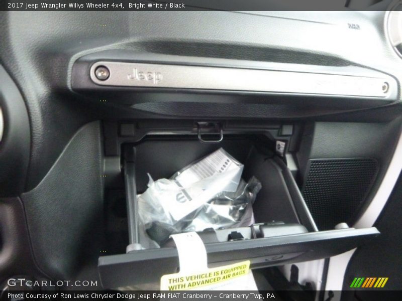 Bright White / Black 2017 Jeep Wrangler Willys Wheeler 4x4