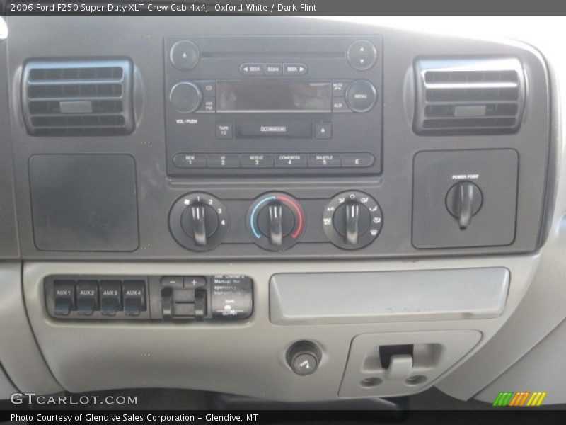 Oxford White / Dark Flint 2006 Ford F250 Super Duty XLT Crew Cab 4x4