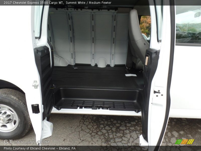 Summit White / Medium Pewter 2017 Chevrolet Express 3500 Cargo WT