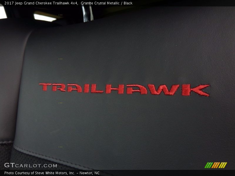  2017 Grand Cherokee Trailhawk 4x4 Logo