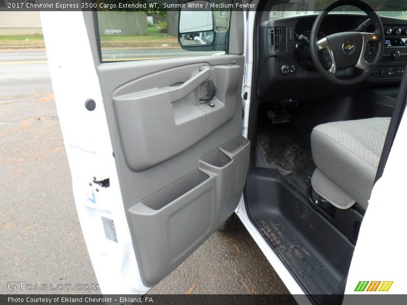 Summit White / Medium Pewter 2017 Chevrolet Express 3500 Cargo Extended WT