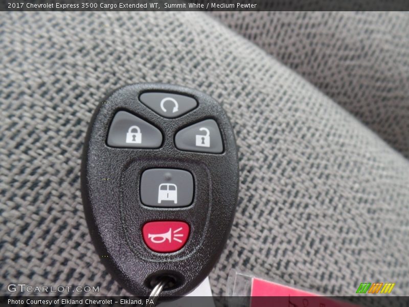 Summit White / Medium Pewter 2017 Chevrolet Express 3500 Cargo Extended WT