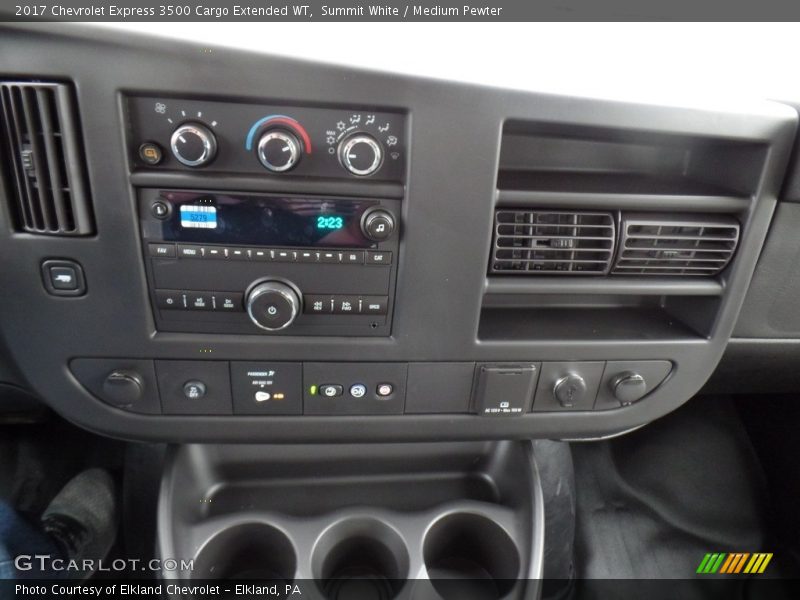 Summit White / Medium Pewter 2017 Chevrolet Express 3500 Cargo Extended WT