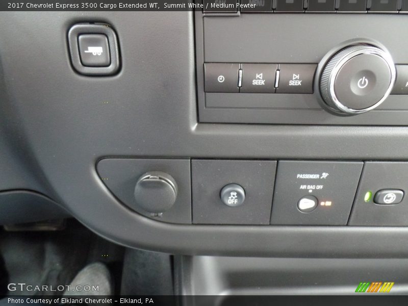 Summit White / Medium Pewter 2017 Chevrolet Express 3500 Cargo Extended WT