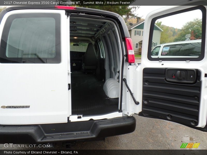 Summit White / Medium Pewter 2017 Chevrolet Express 3500 Cargo Extended WT