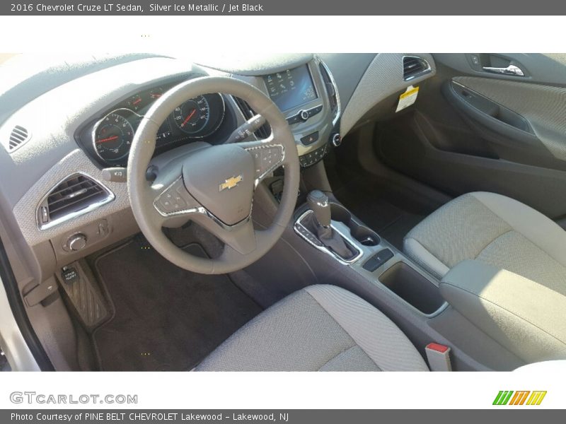 Silver Ice Metallic / Jet Black 2016 Chevrolet Cruze LT Sedan