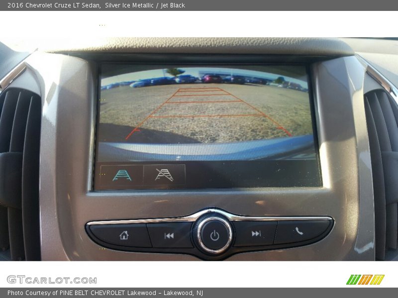 Silver Ice Metallic / Jet Black 2016 Chevrolet Cruze LT Sedan