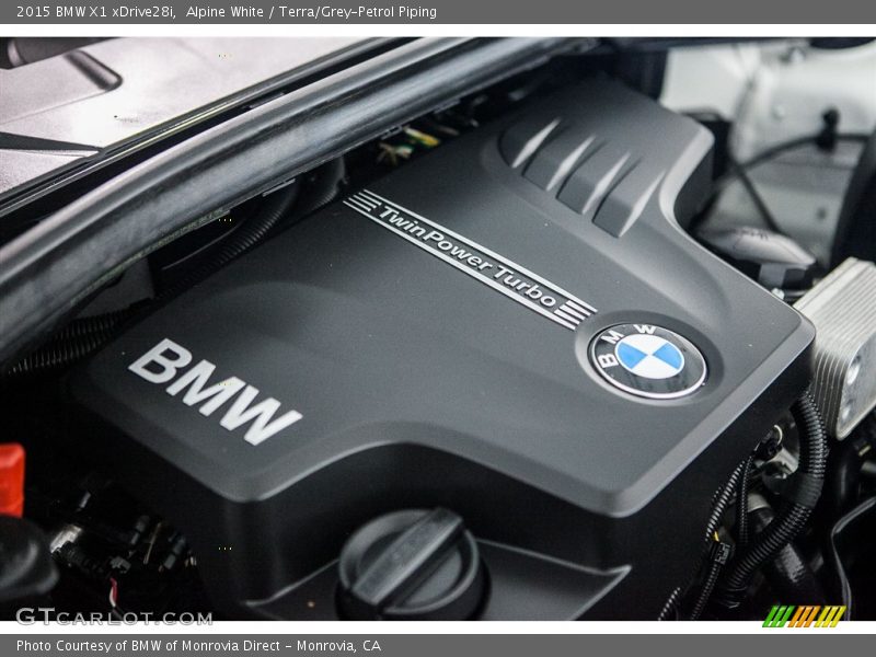 Alpine White / Terra/Grey-Petrol Piping 2015 BMW X1 xDrive28i
