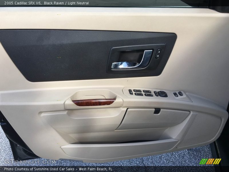 Black Raven / Light Neutral 2005 Cadillac SRX V6