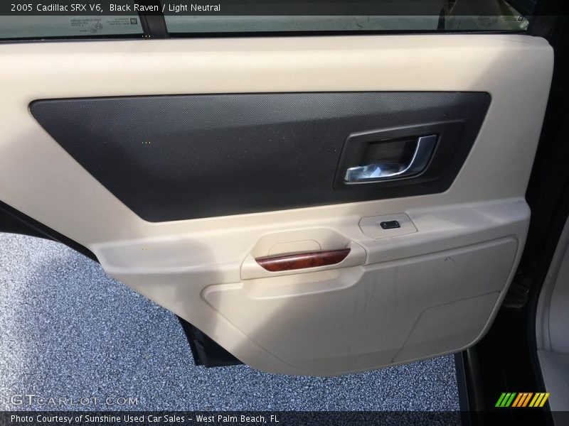 Black Raven / Light Neutral 2005 Cadillac SRX V6