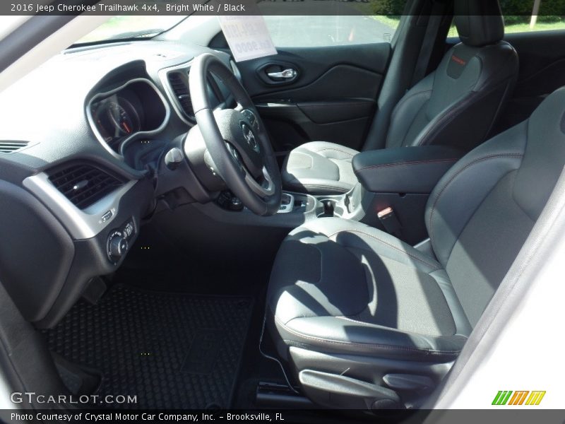 Bright White / Black 2016 Jeep Cherokee Trailhawk 4x4