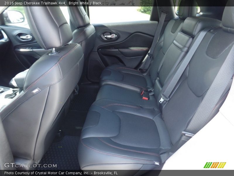 Bright White / Black 2016 Jeep Cherokee Trailhawk 4x4