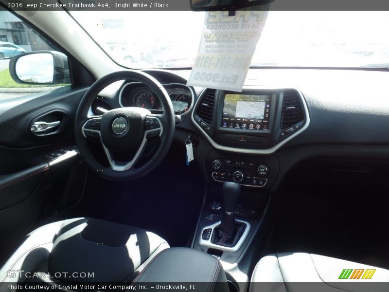 Bright White / Black 2016 Jeep Cherokee Trailhawk 4x4