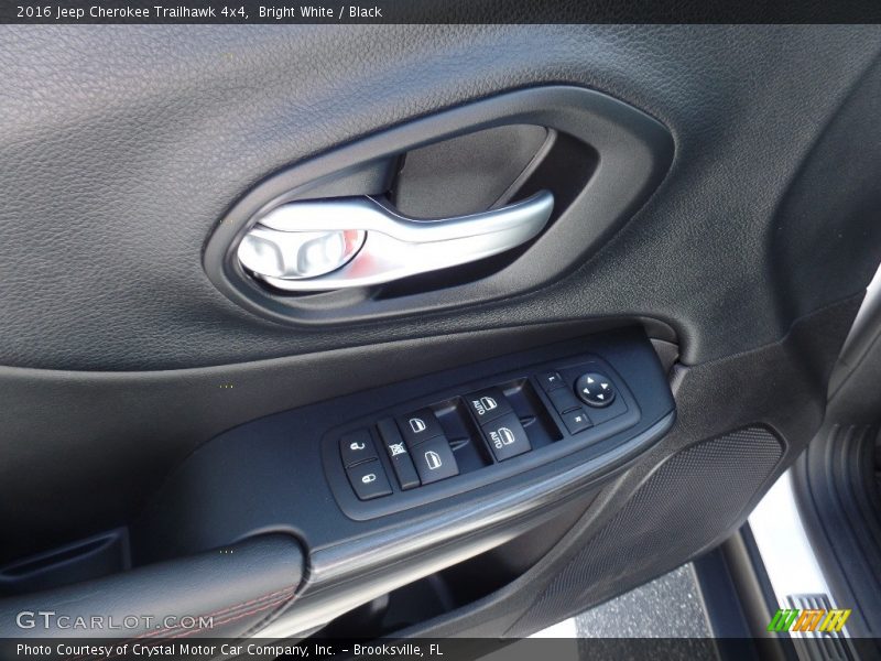 Bright White / Black 2016 Jeep Cherokee Trailhawk 4x4