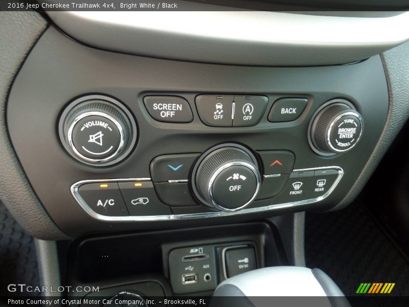 Bright White / Black 2016 Jeep Cherokee Trailhawk 4x4