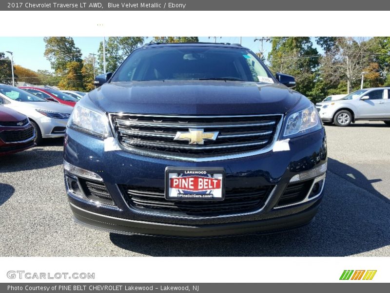Blue Velvet Metallic / Ebony 2017 Chevrolet Traverse LT AWD