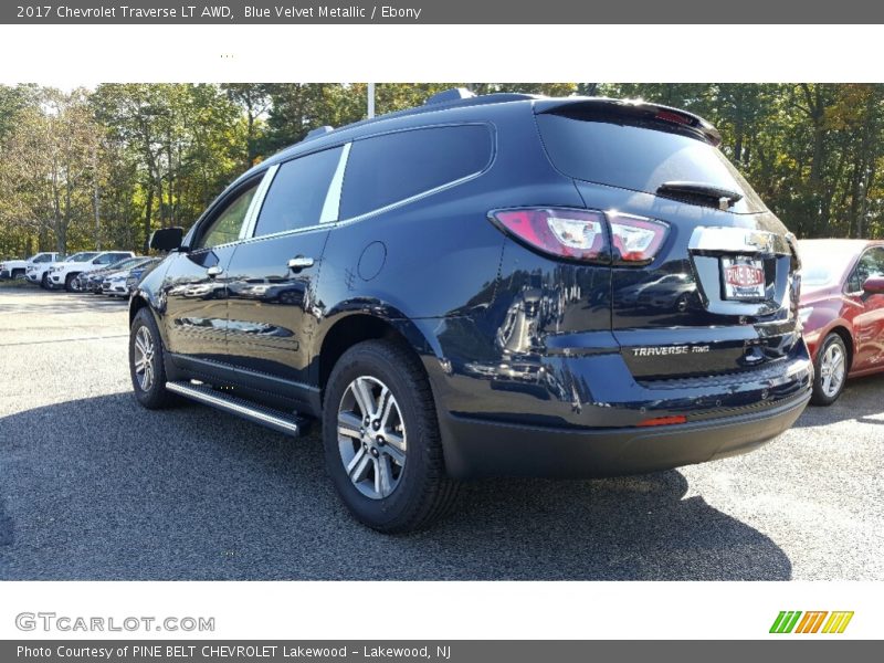 Blue Velvet Metallic / Ebony 2017 Chevrolet Traverse LT AWD