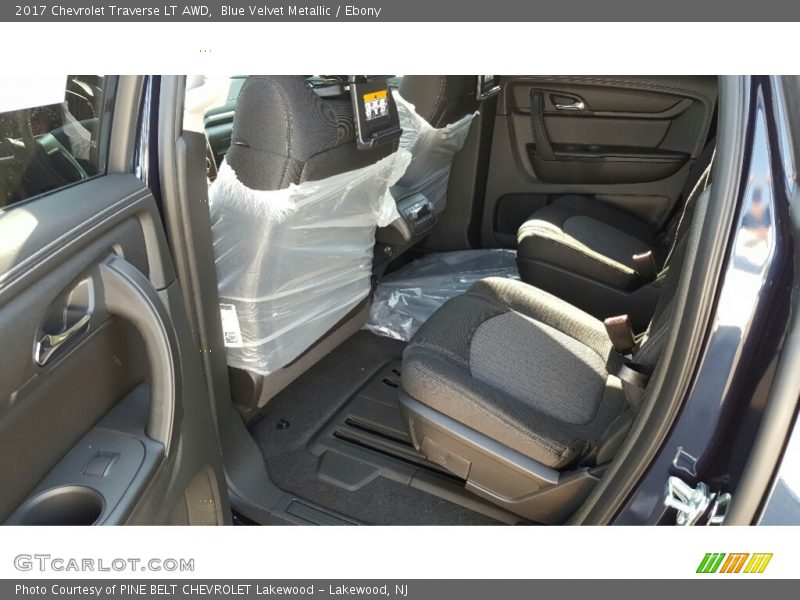Blue Velvet Metallic / Ebony 2017 Chevrolet Traverse LT AWD
