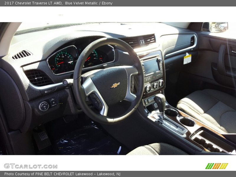 Blue Velvet Metallic / Ebony 2017 Chevrolet Traverse LT AWD