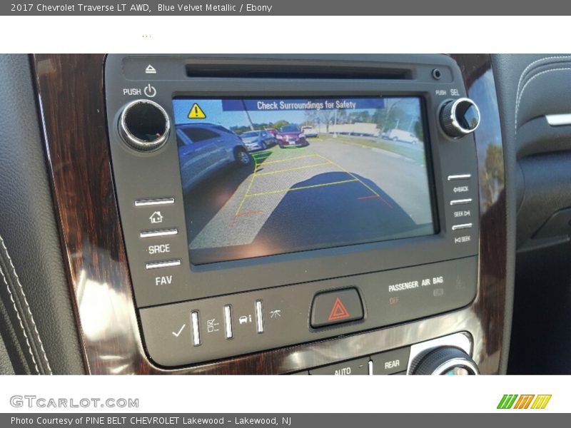 Blue Velvet Metallic / Ebony 2017 Chevrolet Traverse LT AWD