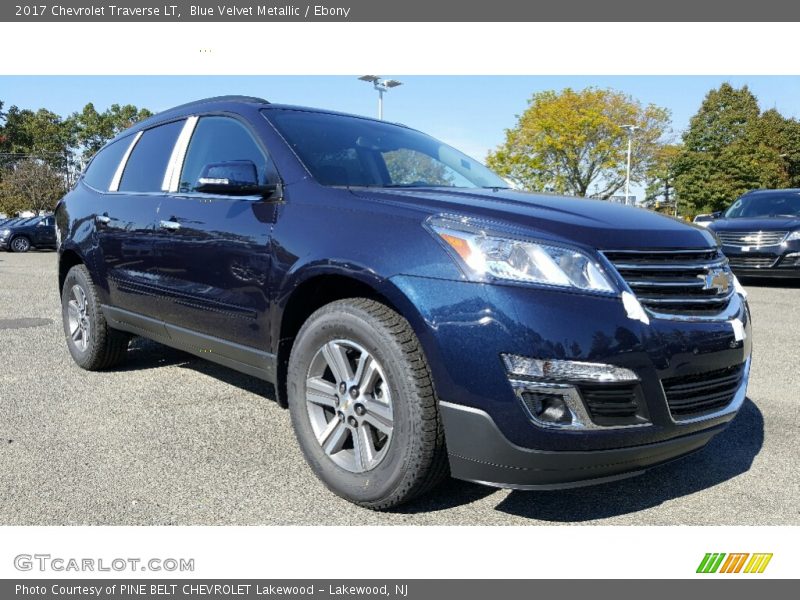 Blue Velvet Metallic / Ebony 2017 Chevrolet Traverse LT