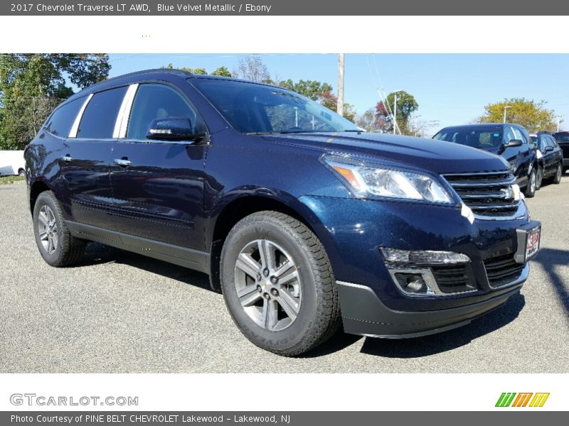 Blue Velvet Metallic / Ebony 2017 Chevrolet Traverse LT AWD