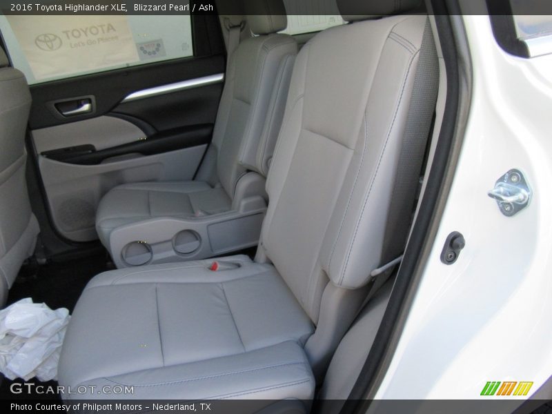 Blizzard Pearl / Ash 2016 Toyota Highlander XLE