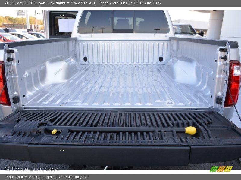 Ingot Silver Metallic / Platinum Black 2016 Ford F250 Super Duty Platinum Crew Cab 4x4