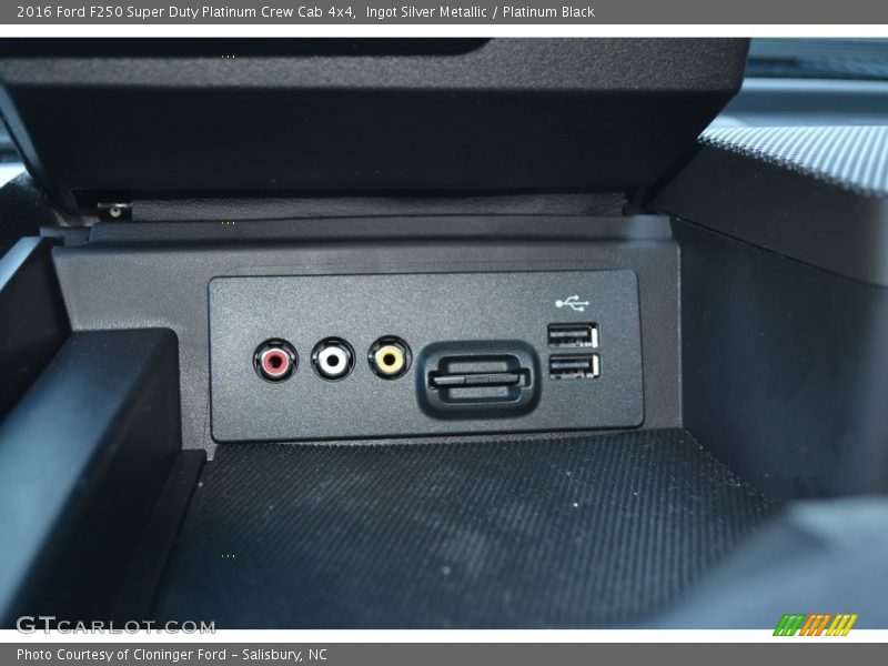 Ingot Silver Metallic / Platinum Black 2016 Ford F250 Super Duty Platinum Crew Cab 4x4