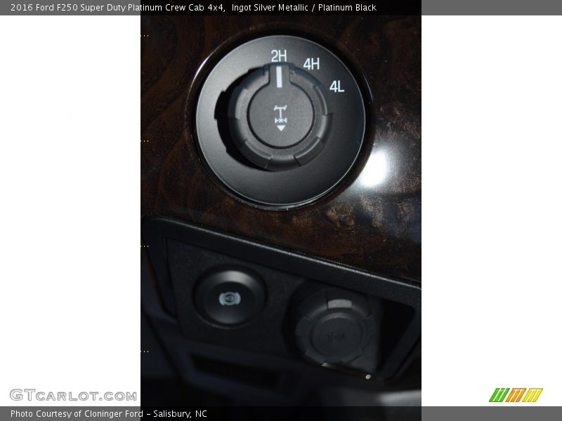 Ingot Silver Metallic / Platinum Black 2016 Ford F250 Super Duty Platinum Crew Cab 4x4