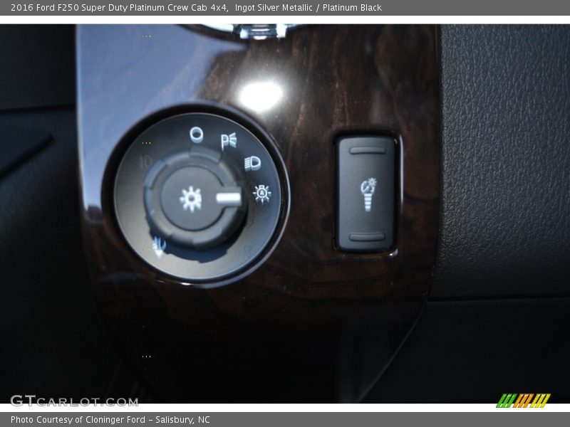 Ingot Silver Metallic / Platinum Black 2016 Ford F250 Super Duty Platinum Crew Cab 4x4