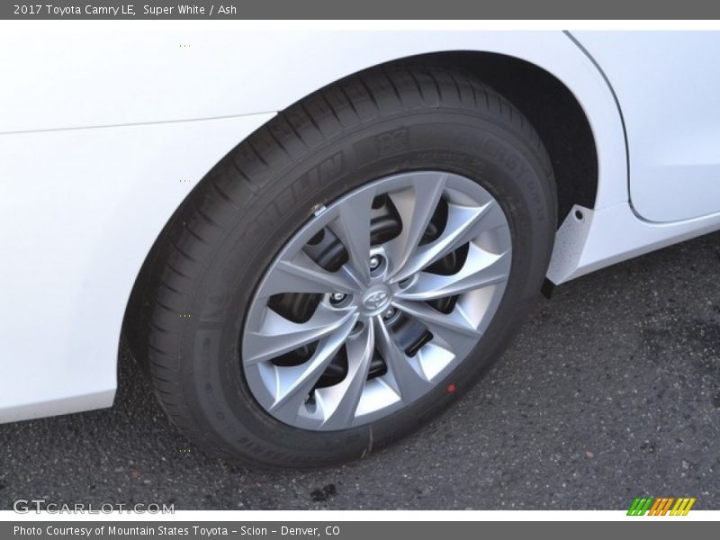 Super White / Ash 2017 Toyota Camry LE