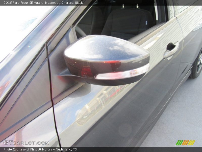 Magnetic / Charcoal Black 2016 Ford Focus SE Hatch