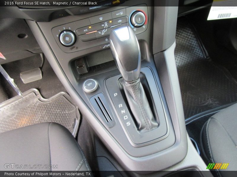 Magnetic / Charcoal Black 2016 Ford Focus SE Hatch