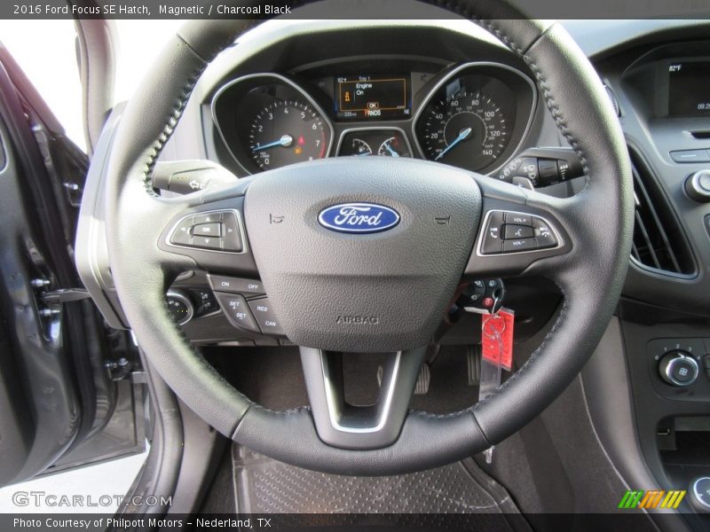 Magnetic / Charcoal Black 2016 Ford Focus SE Hatch