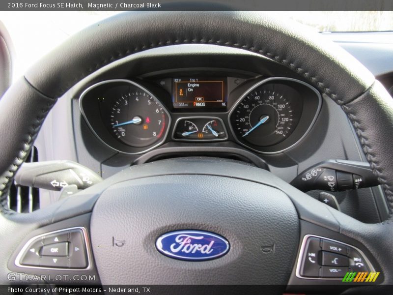 Magnetic / Charcoal Black 2016 Ford Focus SE Hatch