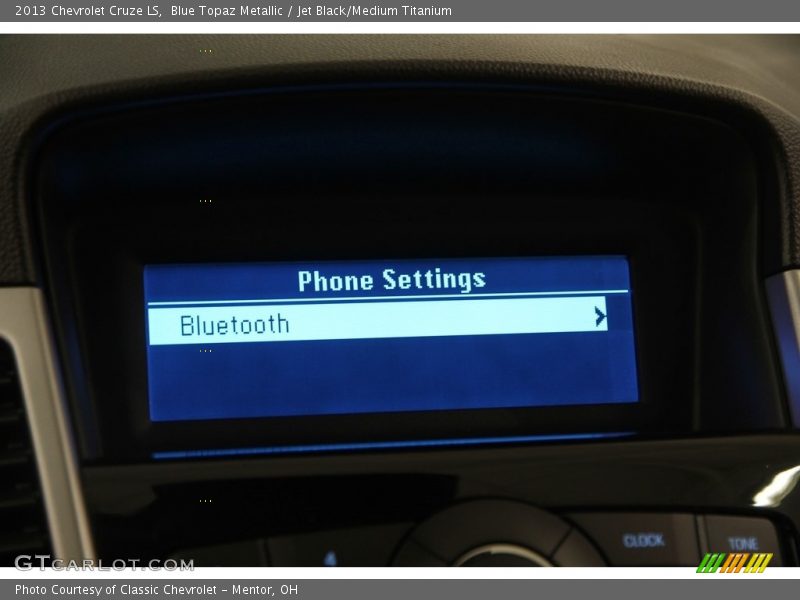 Blue Topaz Metallic / Jet Black/Medium Titanium 2013 Chevrolet Cruze LS