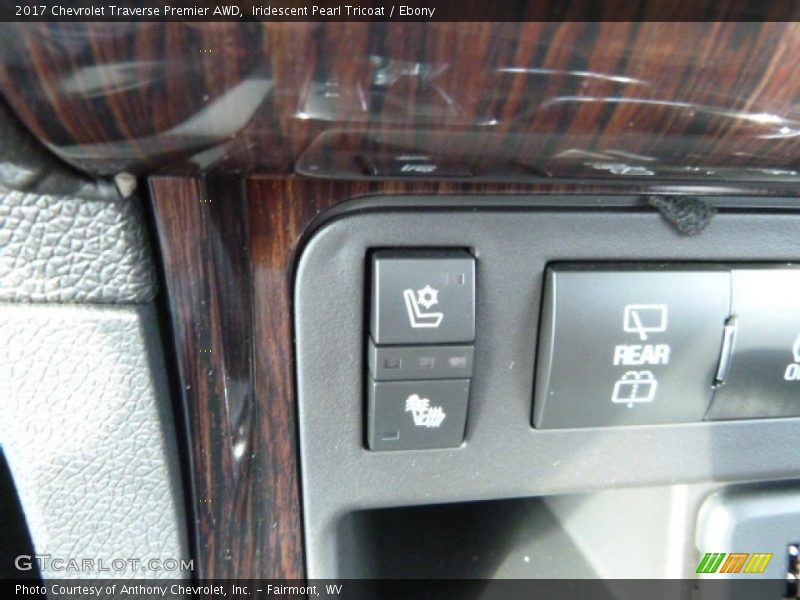Iridescent Pearl Tricoat / Ebony 2017 Chevrolet Traverse Premier AWD