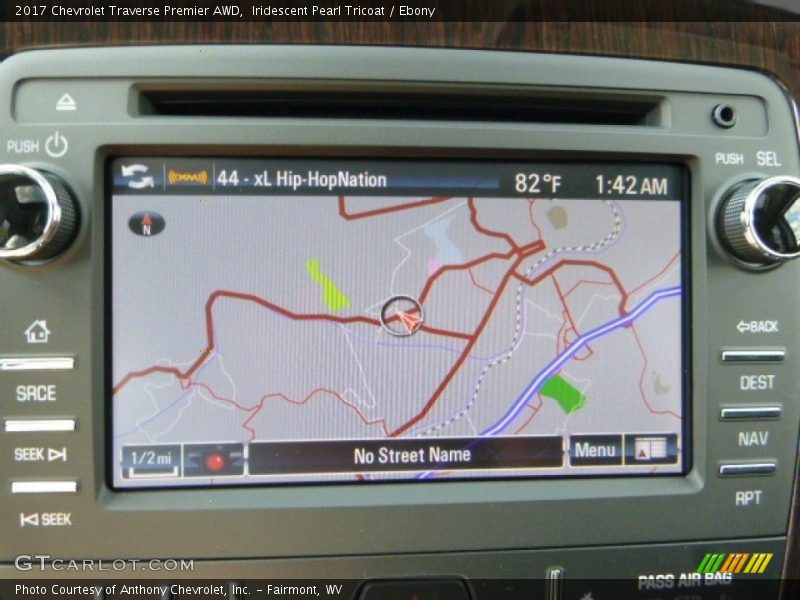 Iridescent Pearl Tricoat / Ebony 2017 Chevrolet Traverse Premier AWD