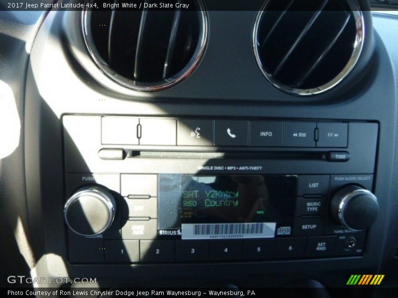 Bright White / Dark Slate Gray 2017 Jeep Patriot Latitude 4x4