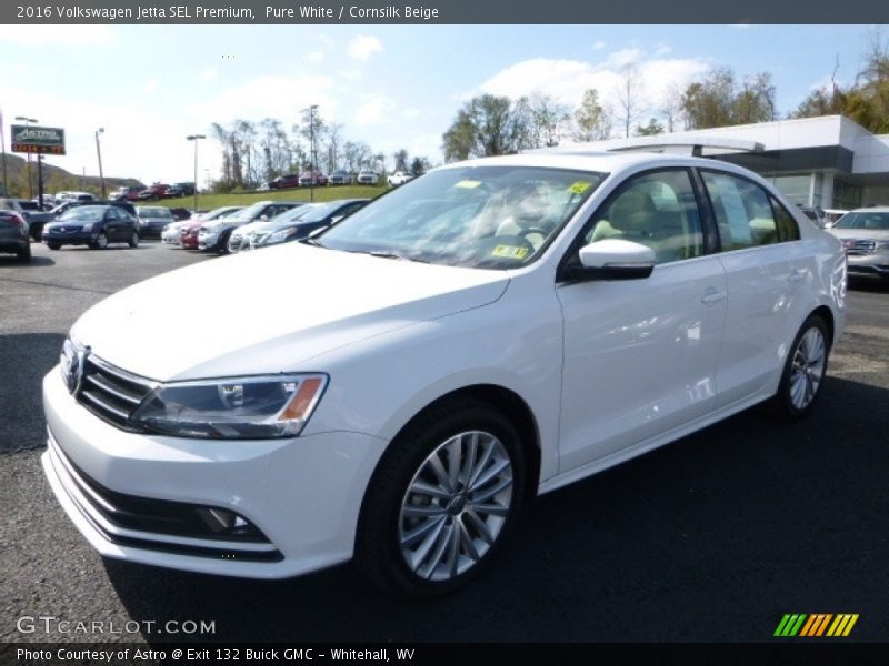 Front 3/4 View of 2016 Jetta SEL Premium