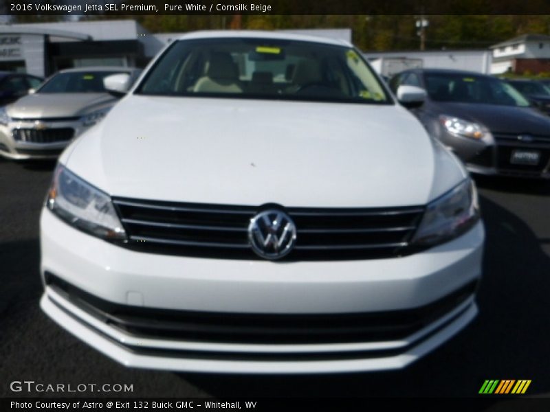 Pure White / Cornsilk Beige 2016 Volkswagen Jetta SEL Premium