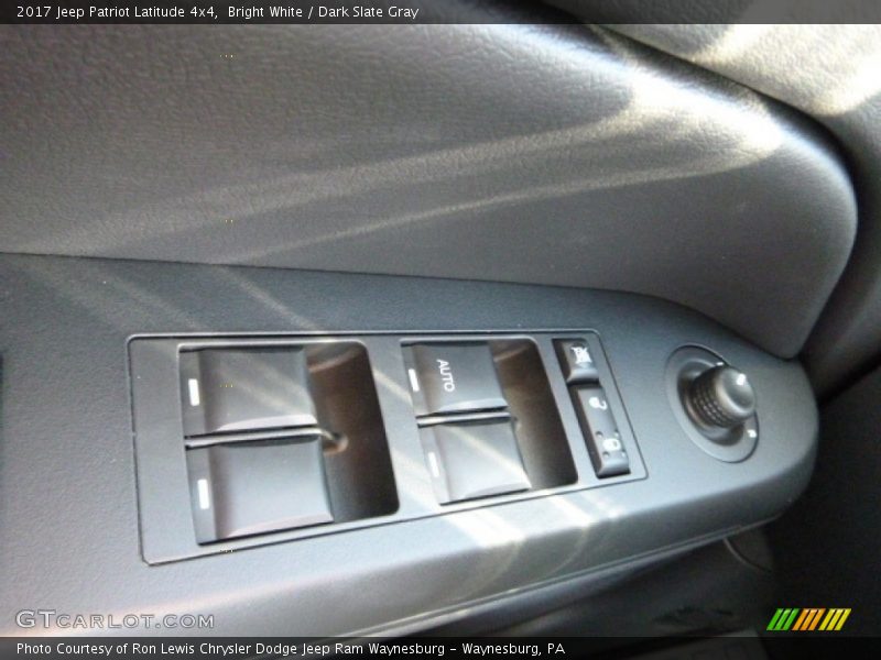 Bright White / Dark Slate Gray 2017 Jeep Patriot Latitude 4x4