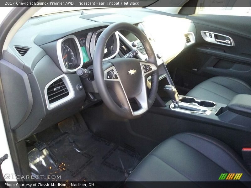 Iridescent Pearl Tricoat / Jet Black 2017 Chevrolet Equinox Premier AWD