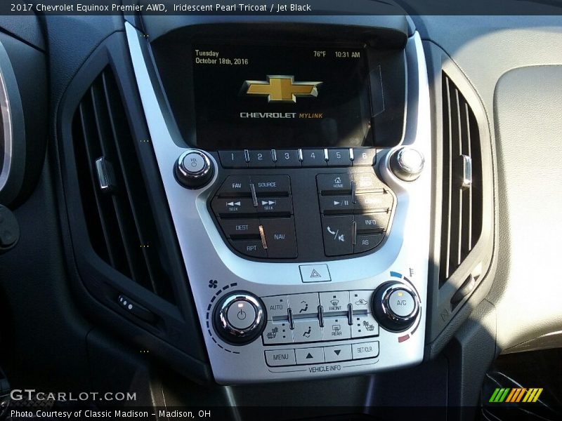 Iridescent Pearl Tricoat / Jet Black 2017 Chevrolet Equinox Premier AWD