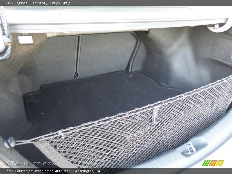 Gray / Gray 2017 Hyundai Elantra SE