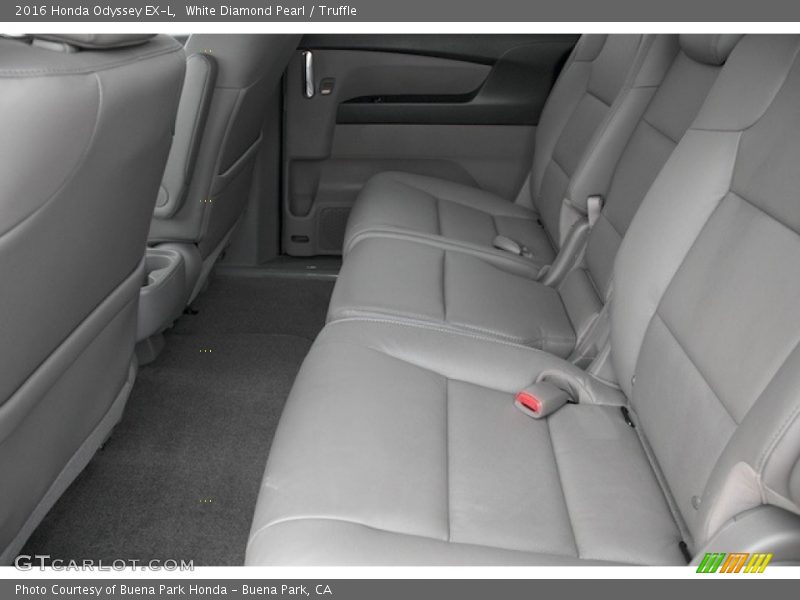 White Diamond Pearl / Truffle 2016 Honda Odyssey EX-L