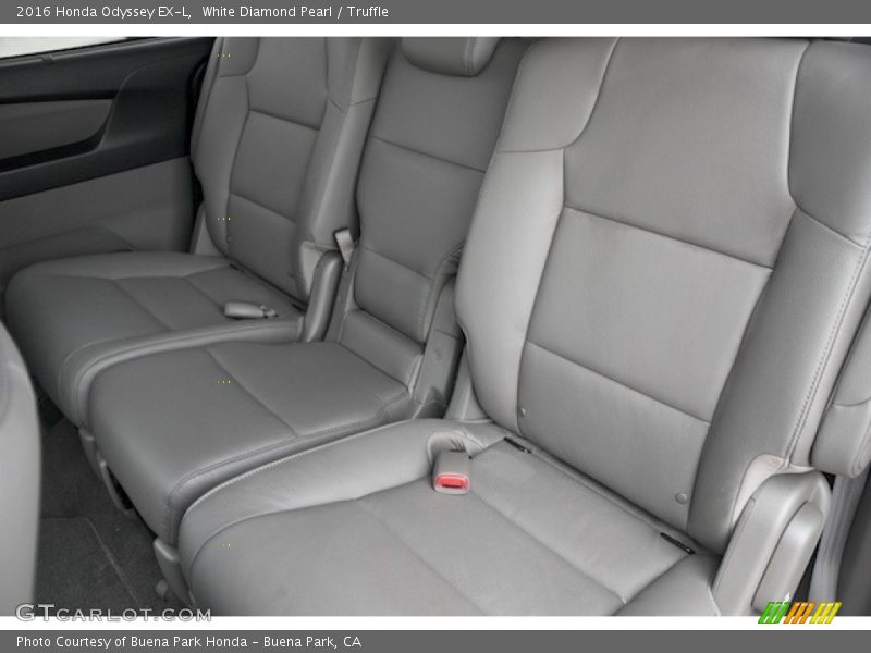 White Diamond Pearl / Truffle 2016 Honda Odyssey EX-L